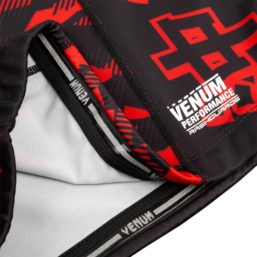 venum okinawa 2.0 rashguard - korte mouwen - zwartwit-rood