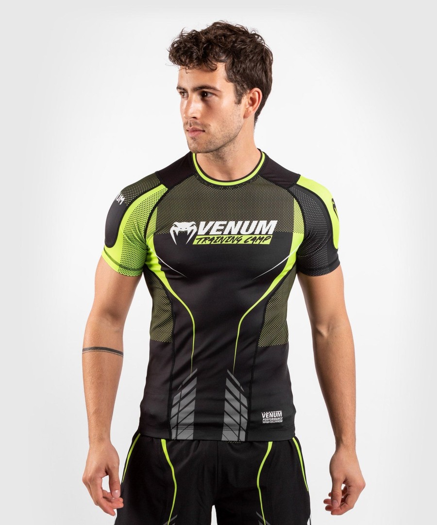 venum training camp 3.0 rashguard - korte mouwen