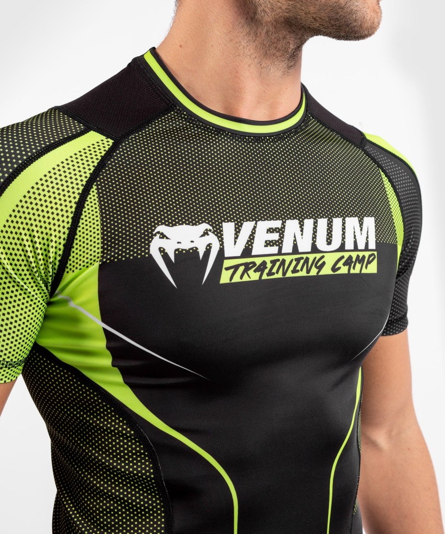 venum training camp 3.0 rashguard - korte mouwen