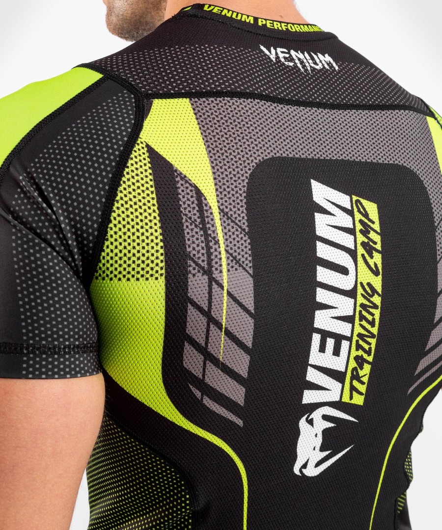 venum training camp 3.0 rashguard - korte mouwen