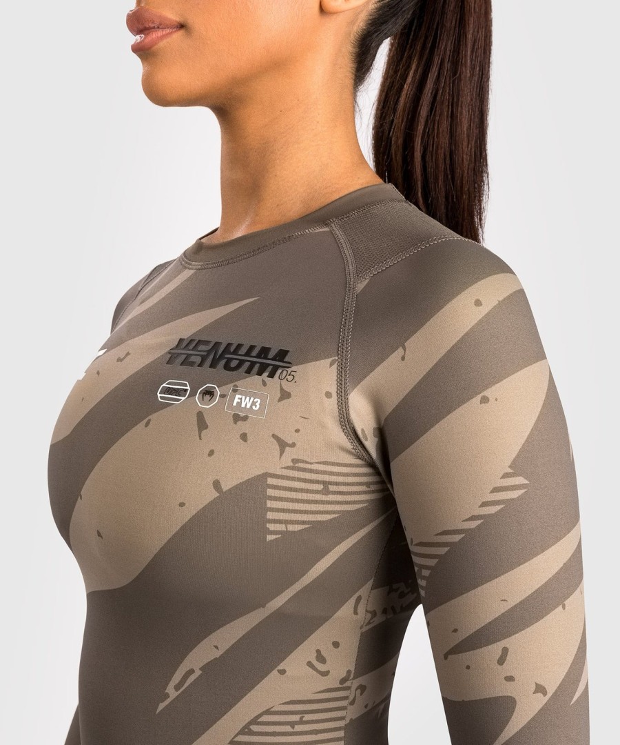 ufc adrenaline by venum fight week performance rashguard met lange mouwen voor dames - desert camo