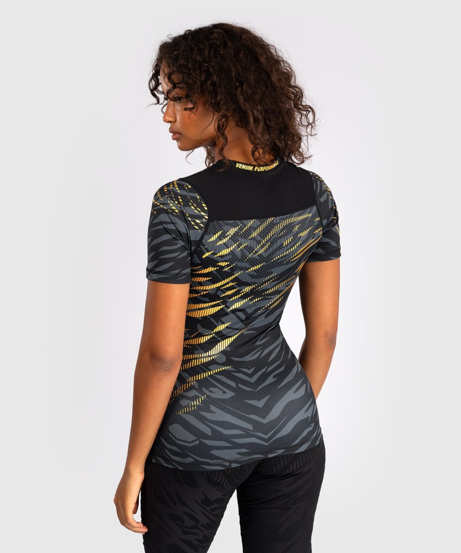 ufc fusion by venum authentic fight night women performance rashguard met korte mouwen - champion