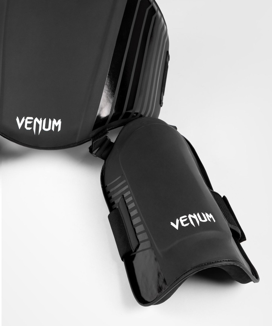 venum challenger buik- en pootbeschermer - zwartwit