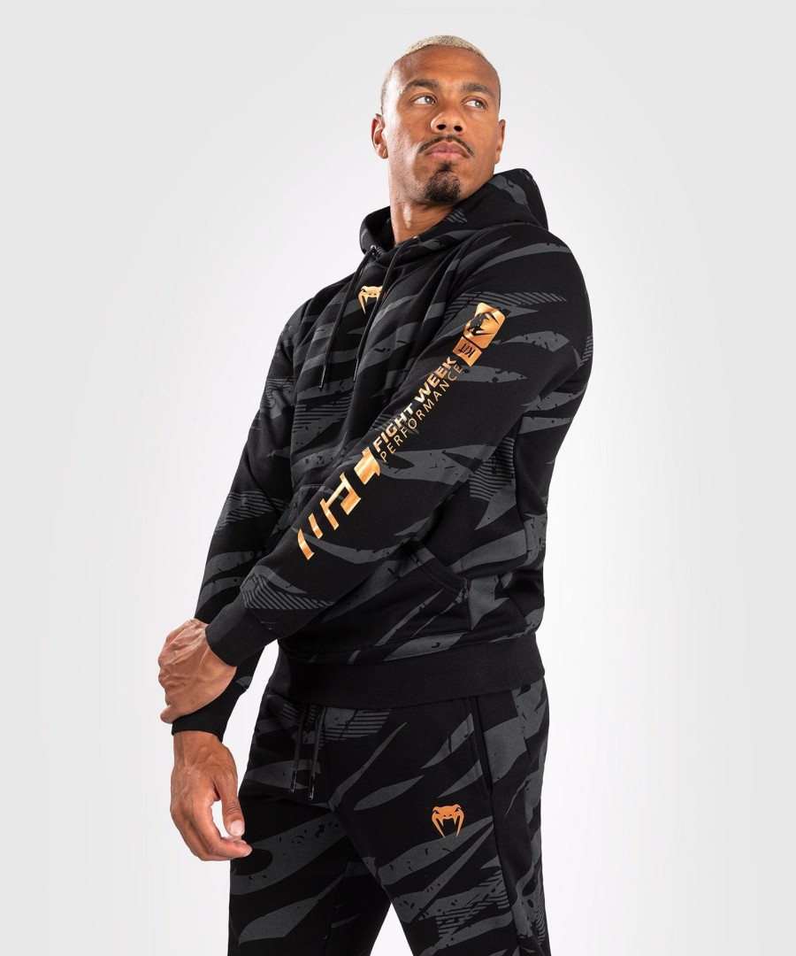 ufc adrenaline by venum fight week heren pullover hoodie - urban camo