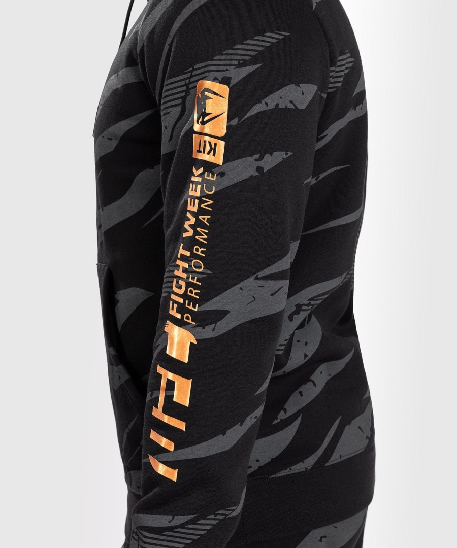 ufc adrenaline by venum fight week heren pullover hoodie - urban camo