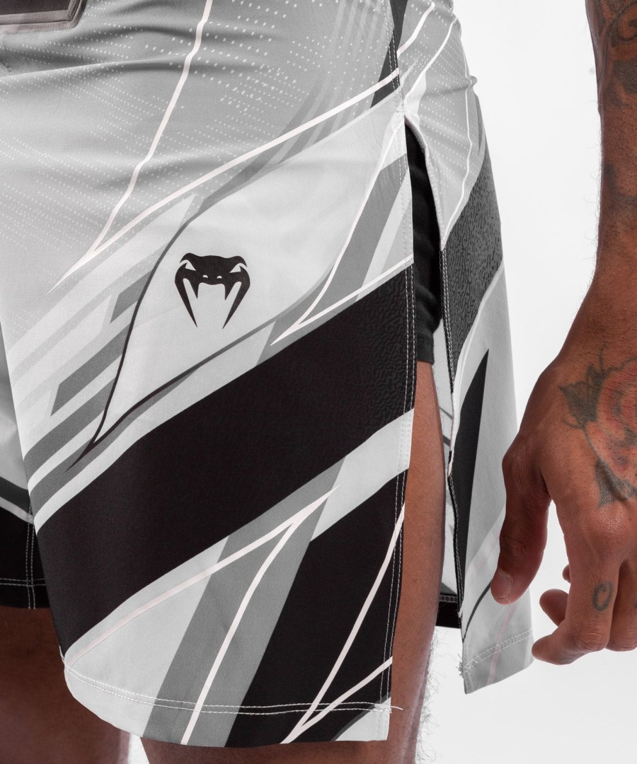 ufc venum authentic fight night gladiator shorts voor heren - wit